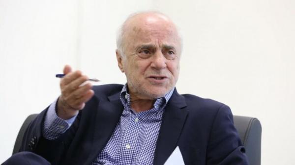 انتقاد تند مصطفوی از عزیزی خادم؛ بچه 4 ساله هم این انتخاب ها را نمی کند، خورشیدی می تواند آزمون، طارمی و حاج صفی را مدیریت کند؟ خبرنگاران